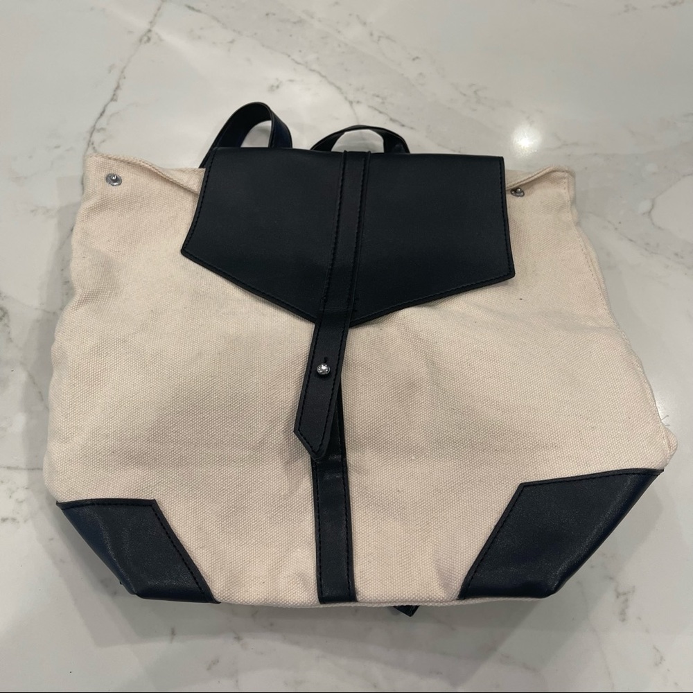 🎉HP🎉 NWOT Deux Lux cream & black Demi canvas backpack - Picture 10 of 16